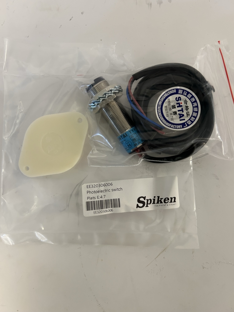 Photoelectric switch